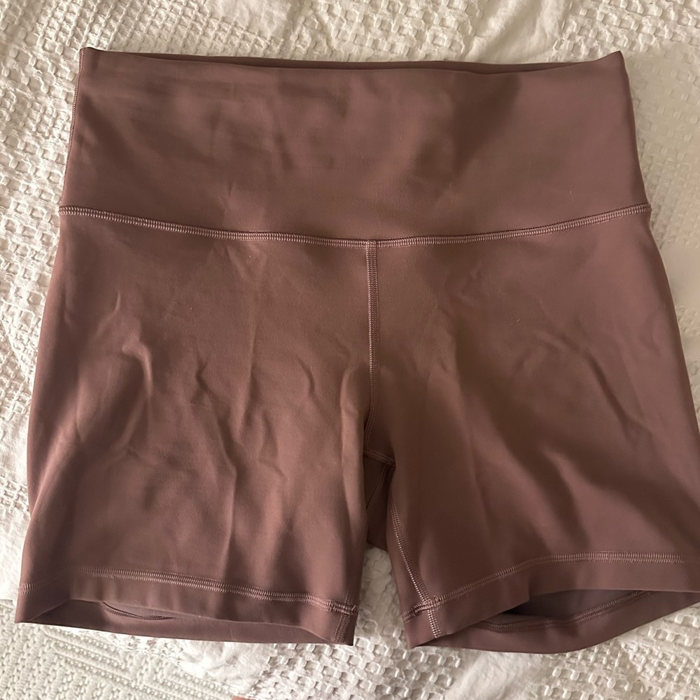 Wunder Train high rise Lululemon 6in shorts